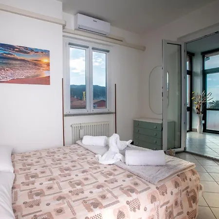162 - La Veranda Sull'acqua, Fronte E Vista Mare Riva Trigoso, Posto Auto Privato セストリ・レヴァンテ
